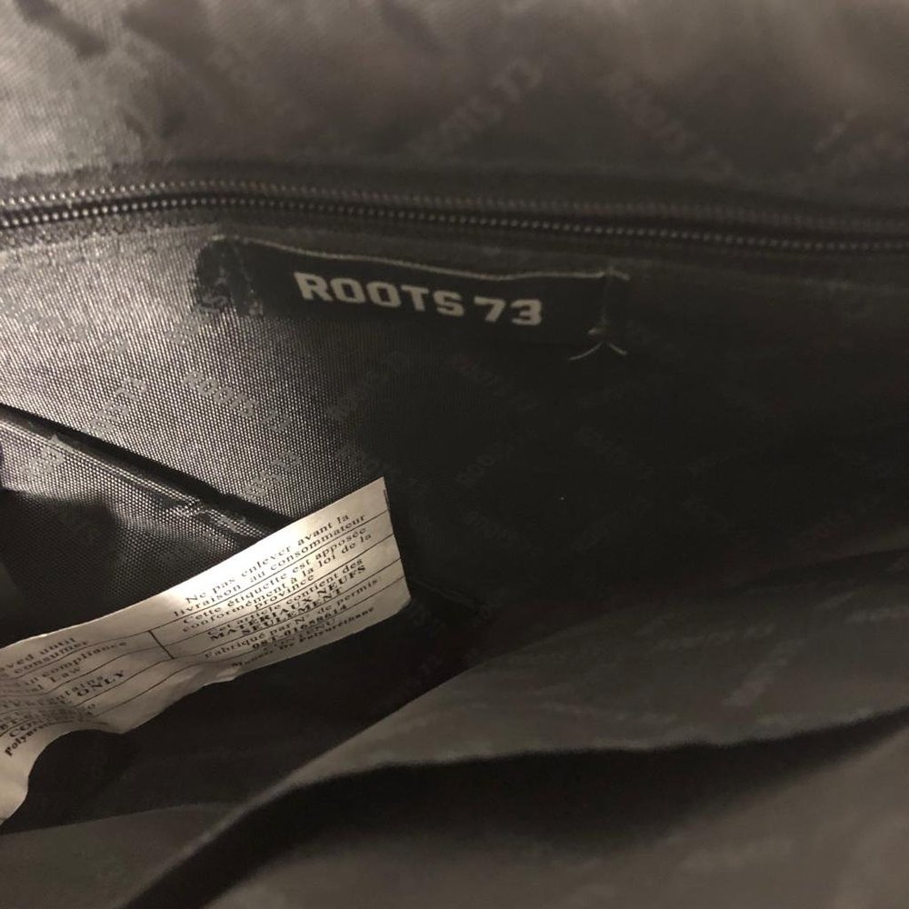 NWT Roots Clutch - Picture 5 of 5